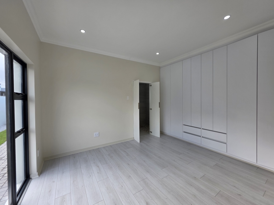 4 Bedroom Property for Sale in Fountains Estate Eastern Cape